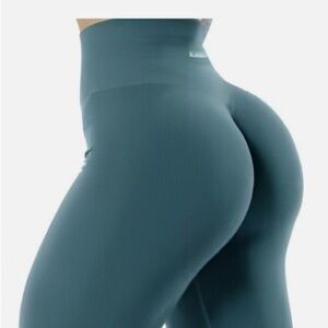 Alphalete Amplify leggings in Pier Blue